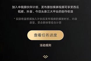 下半场比赛刚开始，梅西换上背心开始热身